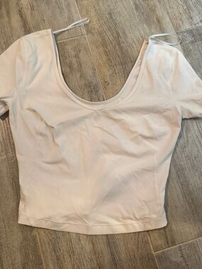 Lululemon Scoop Neck Short Sleeve Top